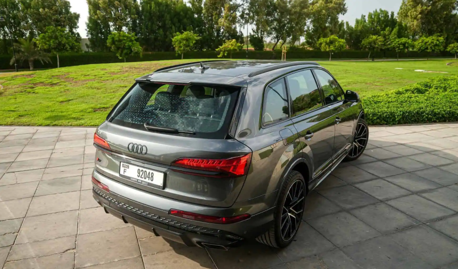 Audi Q7 موديل 2025