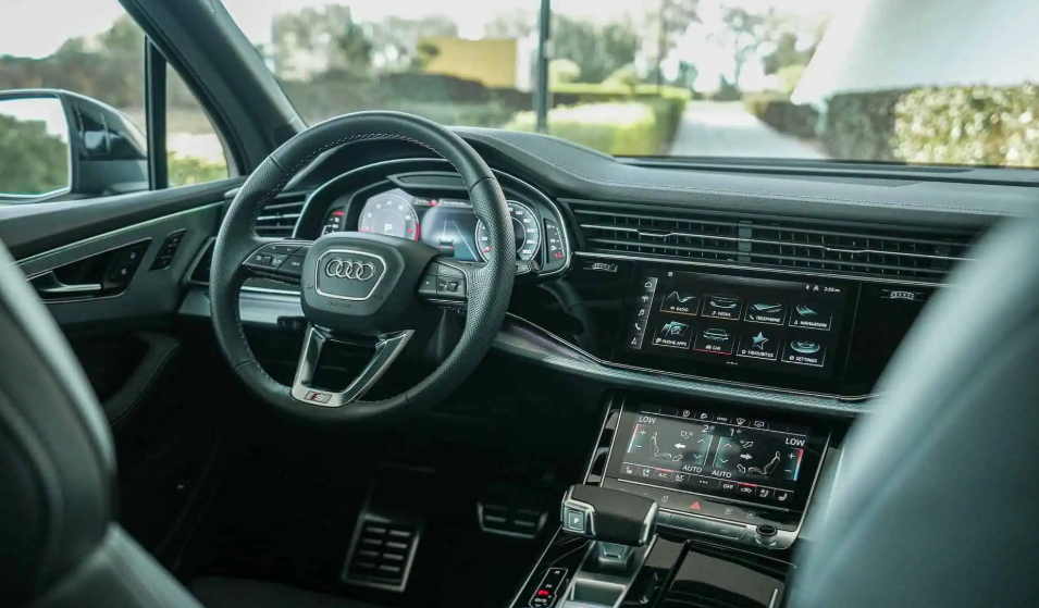 Audi Q7 موديل 2025