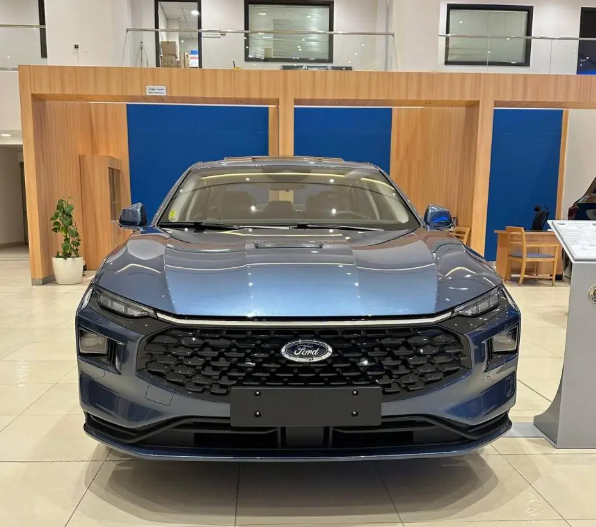 Ford Taurus موديل 2025