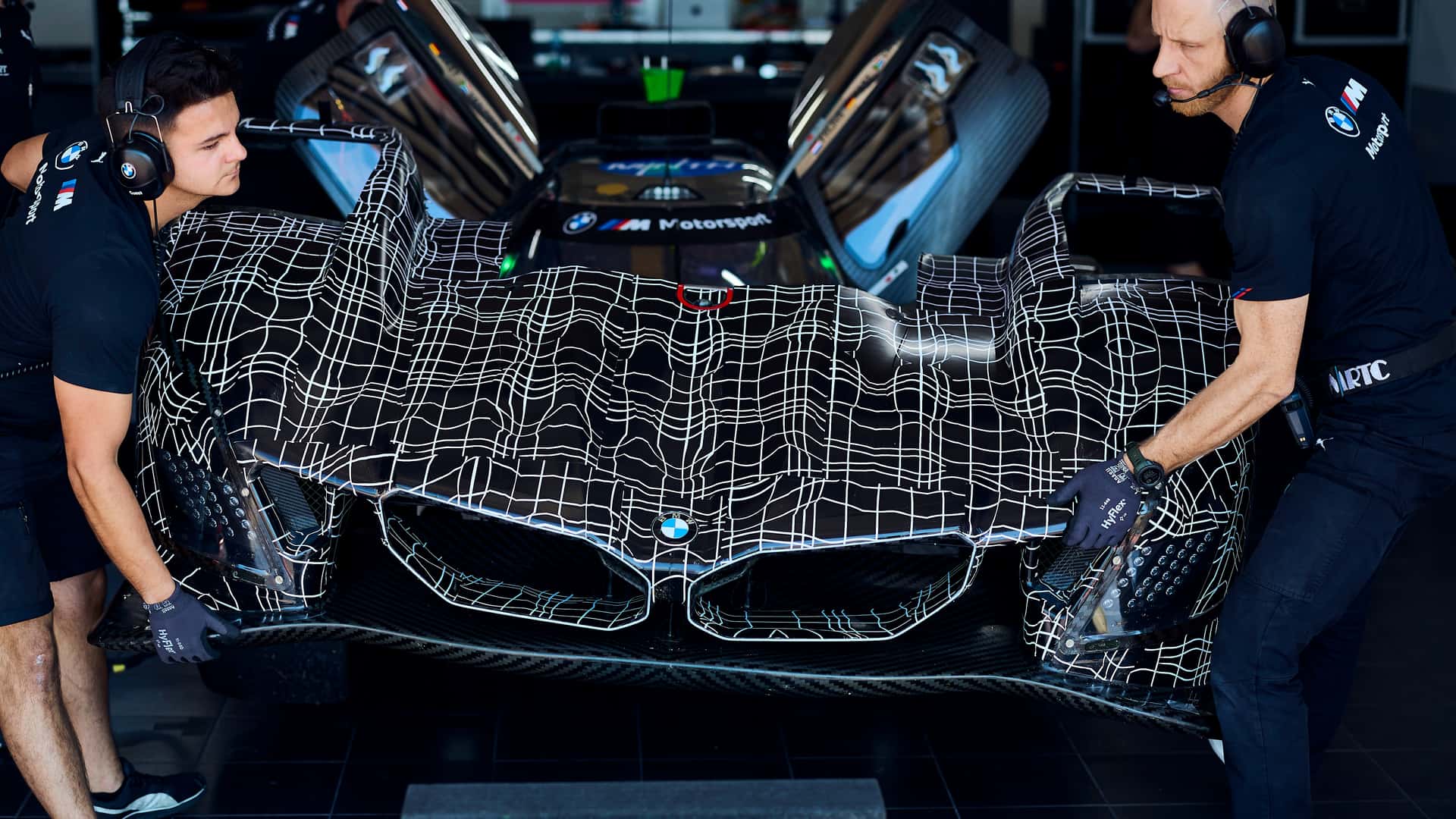 بي إم دبليو M Hybrid V8 2026