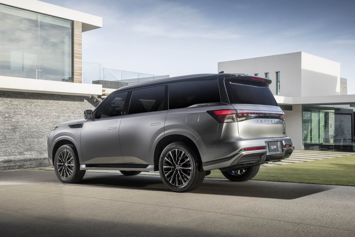 انفينيتي QX80 موديل 2025